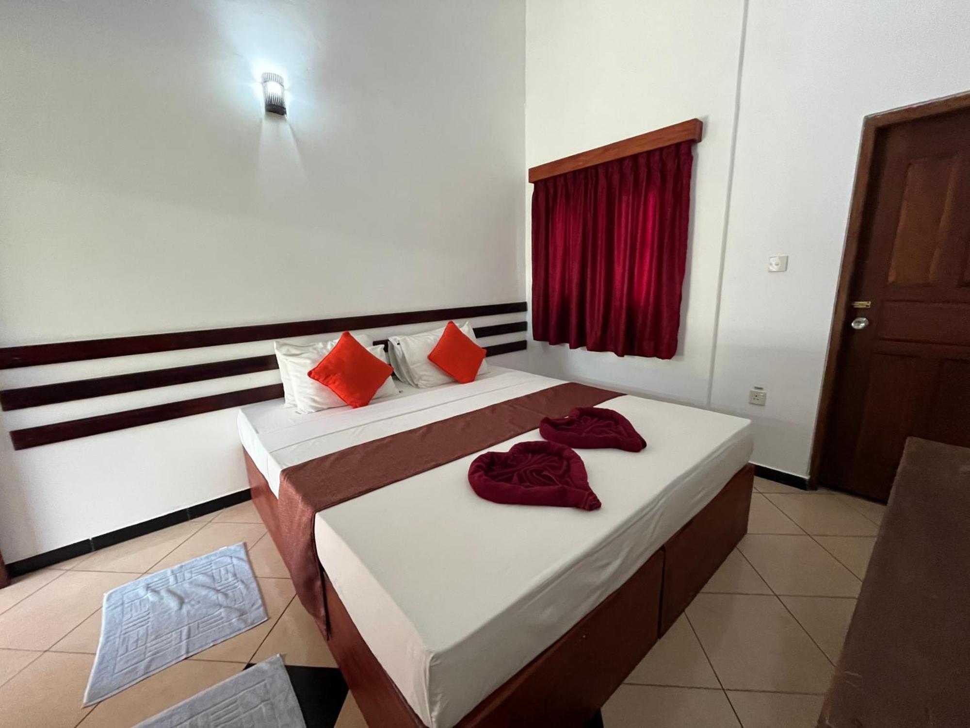 Sundowners Guesthouse Hikkaduwa Chambre photo
