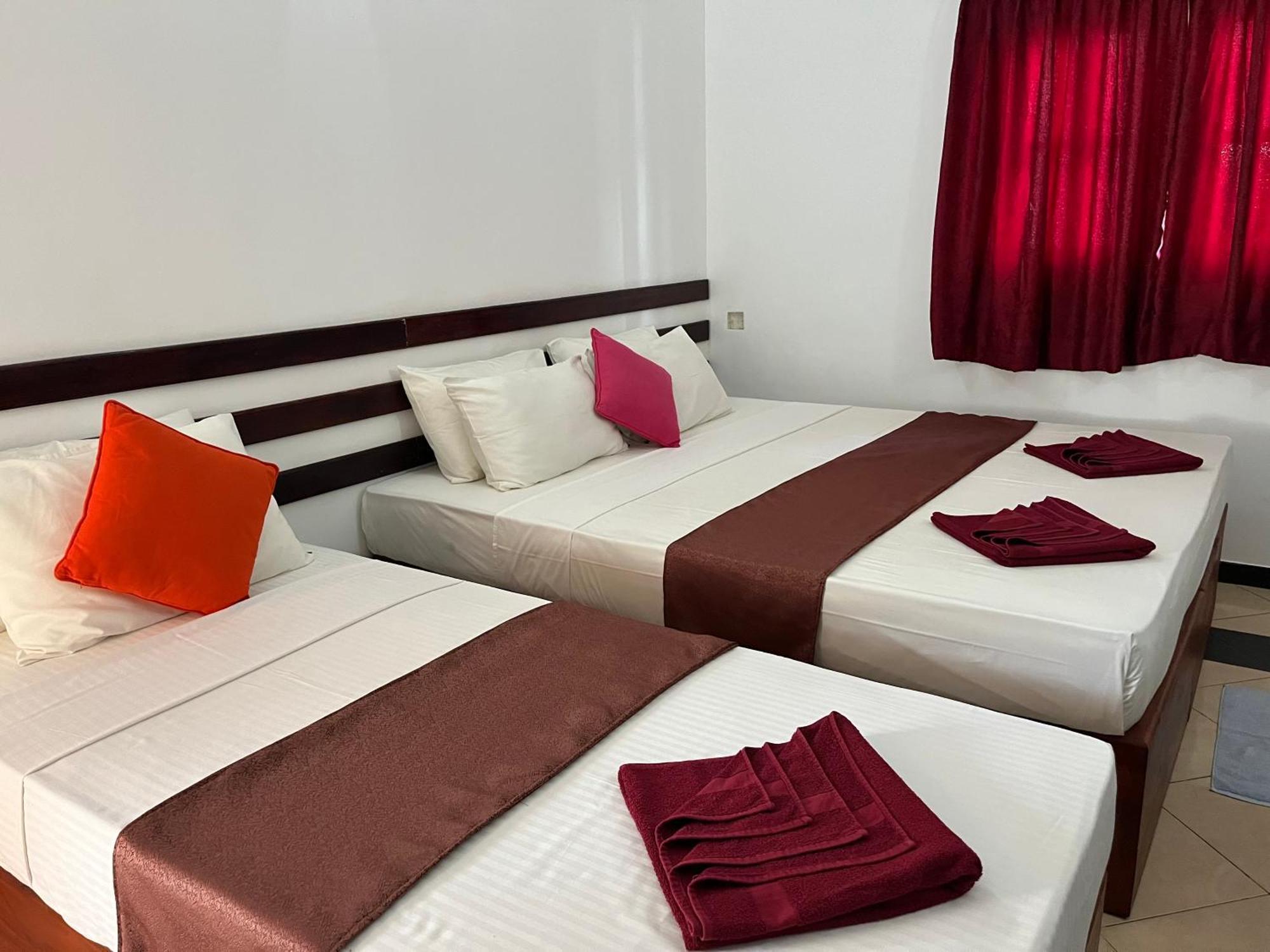 Sundowners Guesthouse Hikkaduwa Chambre photo