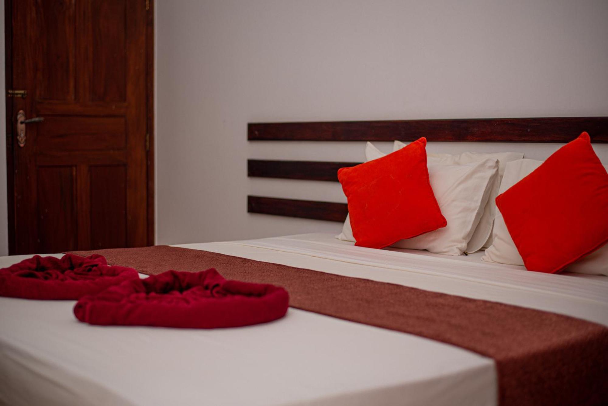 Sundowners Guesthouse Hikkaduwa Chambre photo